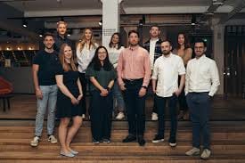 Bolt Insight sichert sich 7 Mio. £ Finanzierung zur globalen Expansion von KI-gestützter Marktforschung