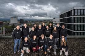 Enlightra sichert sich 15 Mio. USD zur Entwicklung energieeffizienter Laser für KI-Rechenzentren